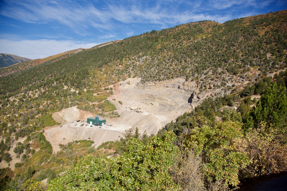 quarry photo of the Mid-Continent limestone quarry above Glenwood Springs, Colorado